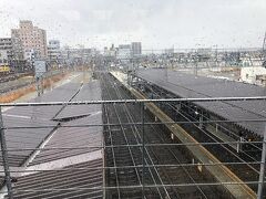 名古屋駅から桑名駅へ
大きな駅、JR.近鉄電車、養老鉄道