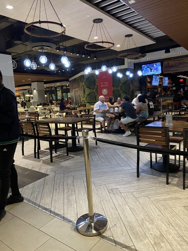 フードコート内の様子