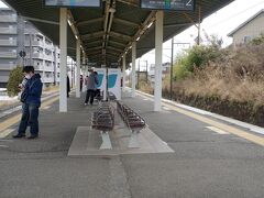 西塩釜駅から徒歩10分で塩釜駅に到着。

塩釜駅は、仙石東北ラインがすべて停車するので、
仙石東北ラインによって何気に仙台まで便利になった勝ち組駅。