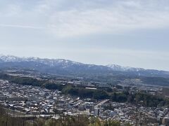 東茶屋街を出て今度は山を登ったところにあった展望台に行って景色を眺めたり休憩したりしていました。