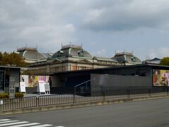 京都国立博物館。

一度も足を踏み入れた事が無い。
そして、今回も。
２．３年前から美術館や博物館に多く足を運ぶようになったので。

こちらも訪れてみたいです。
