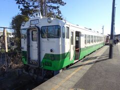 【その１】からのつづき

内房線・五井駅から房総半島の真ん中へと延びている小湊鐵道線に乗っています。
当初の予定では終点の上総中野駅まで通しで乗るはずが、その１本前の列車にＪＲからやってきた国鉄型車両・キハ40が連結されていたため、急遽予定を変更してその車両に乗って上総牛久駅までやってきた。