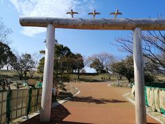 弥生時代の遺跡が見られる吉野ヶ里歴史公園、駐車料金310円に入園料460円。

3か月前に行った、縄文遺跡の三内丸山遺跡の記憶が新しい私たち。
弥生時代って、どうだったかな～