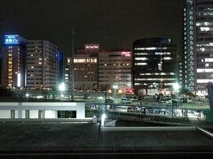途中、新横浜駅からの車窓。沼津とは違って、だいぶ都会。。