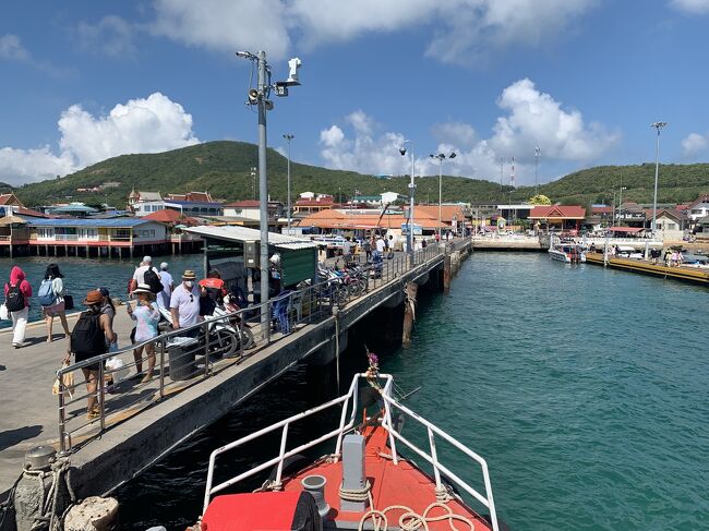 40分位でラン島ナーバーン埠頭に到着しましたぁー！<br />30バーツ。