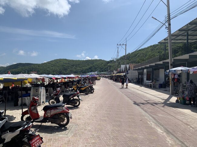 何度かお世話になったビーチハウスでロッカーを借りてパラソル借りて<br />本格的バカンスの始まりでーす。