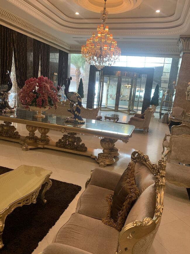 アゴタの写真で想像してましたが<br />思ったよりもお古い感じで