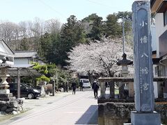 一角にある小幡八幡宮にも行ってみました。