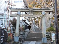 日枝神社の前を歩いて