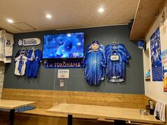 大衆酒場、七星さんに入店。
時刻は16:20。
今日はお昼も食べてないし、
節電要請だし、
このパブリックスペースで高校野球を見ます。