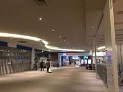 お、映画館もありますね、フライトまでの時間が長ければちょうど良い時間潰しになりそう！