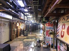 昭和にタイムスリップした感じの浅草地下街。
