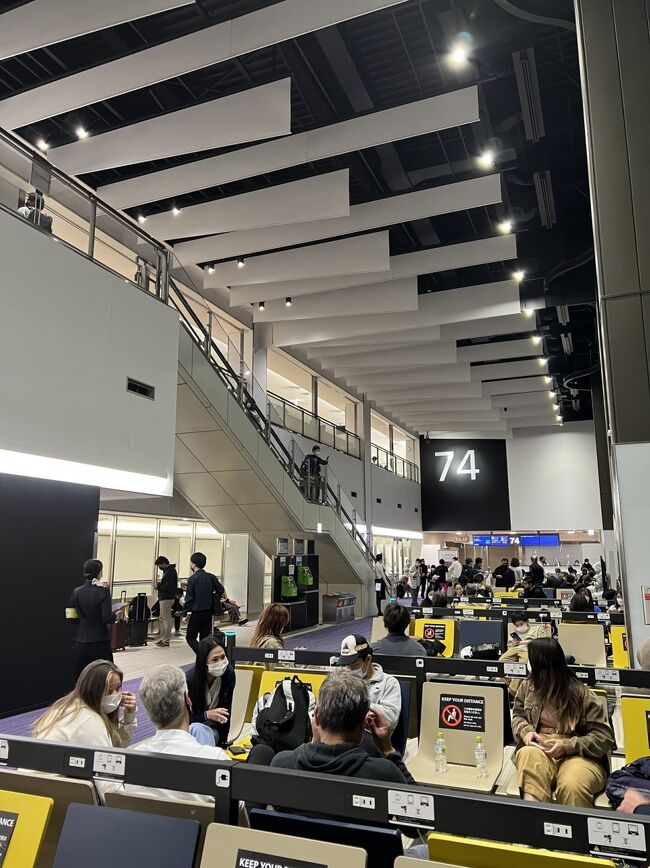 乗る人少ないかなと思っていたけど大間違い。<br />こんなにいるの？<br />外国の人が多い