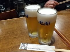 急な旅行だから出費は押さえて、食事はほとんどコンビニ食にしようね♪なんて言って旅立ったのに、目の前には生ビール。。。
赤坂は悪い土地だ。。。ｗ
何か店構えに惹かれたわ。