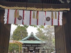 京都花月前から京都市バスに乗って、堀川今出川でバスを降りると、目の前が白峰神宮です。

崇徳天皇と淳仁天皇を祀るので神宮となっています。