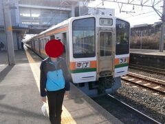  豊橋往復きっぷは二川駅ま有効です。のりこし精算はできない切符なので、いちど二川駅で下車します。