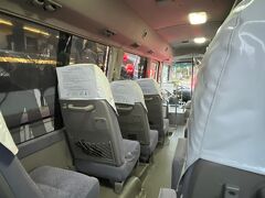 ホテルで少しだけ休憩して、ホテルのバスに乗って中心部へ。