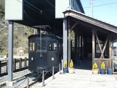 勝山駅到着。
展示してある電気機関車テキ6。昭和55年まで活躍していたそうです。
