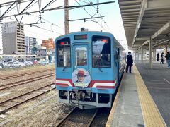 米原11:00ー大垣11:32

大垣に到着。
大垣は学生時代に東京から帰省する際、
ムーンライトながらに乗り換えた思い出の駅。

乗る列車はこの子ではなく