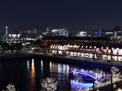 部屋からの夜景。
MARINE & WALK横浜とルグランブルー。