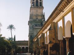 メスキータ
アンダルシア州コルドバにあるカトリック教会の司教座聖堂