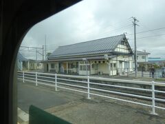 この駅もいい感じの駅舎。