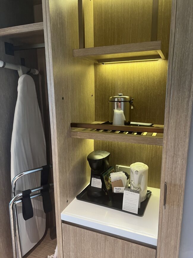 入ってすぐ右側