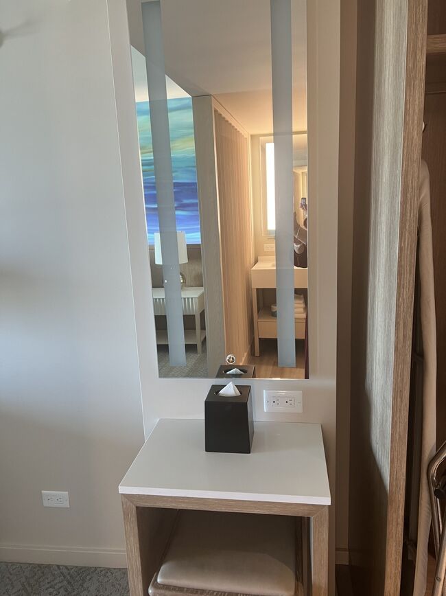 ドレッサー<br />あるとメイクするのに本当に便利