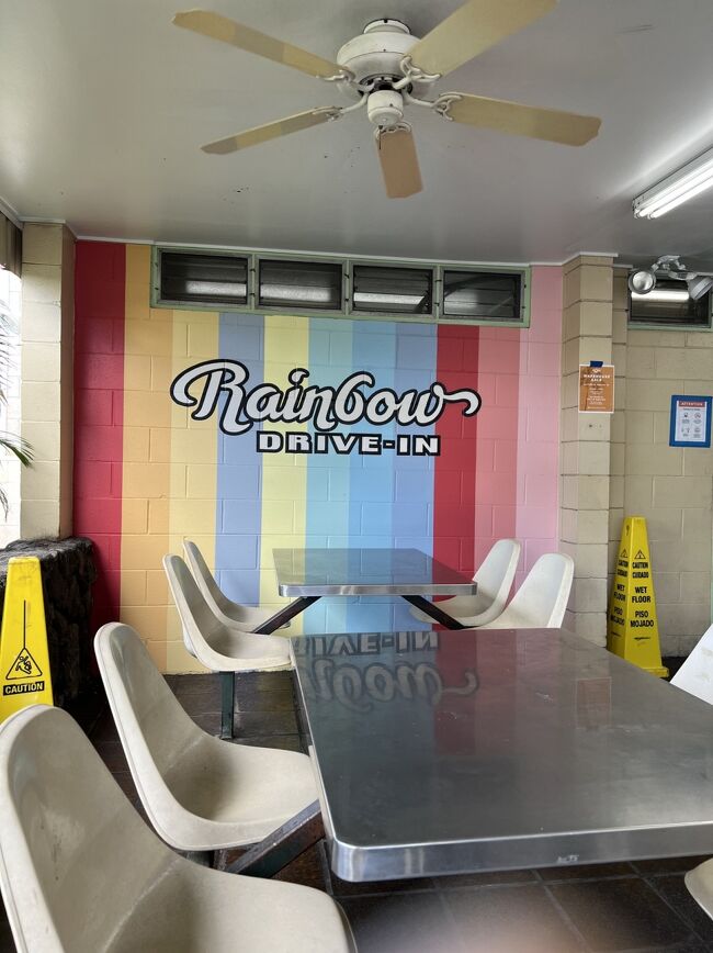 席はけっこう空いていました。<br />時間も中途半端だし。