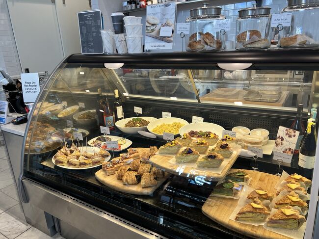 以前、リッツに宿泊した時にこちらでデリ購入したことがありました。<br />とてもおいしかった。