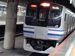 東京駅6:10発の総武線快速で千葉駅まで乗車します。