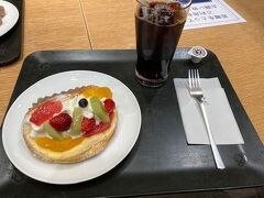 お腹いっぱいになったけどデザートは別腹。
散歩がてらKINOTOYA cafeへ。
大好きなオムパフェのセット♪
何度食べても美味しい～♪
そろそろホテルに戻ります。