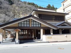 初日の宿泊地・白石に移動です。

その前に、お約束に近い土湯温泉の日帰り入浴へ。