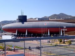 大和ミュージアムの後は、道を隔てたところにある、潜水艦のミュージアム「てつのくじら館」へ