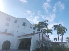 着きました～ホテル日航アリビラ！

ここの周辺って、本当にお店とかが何もないです。


