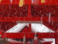 チェックアウト後ふたたび雪が・・・
昨夕断念した高龍神社に参りました。