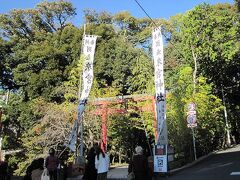 ホテルのチェックインにはまだ時間があるので、先にパワースポットである来宮神社にやってきました。伊東線／来宮駅下車、徒歩5分程度です。