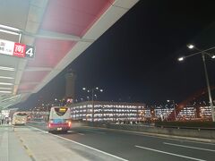 ★19:00
リムジンバスに乗って羽田空港へ。週末夕方ということもあり、結構時間が掛かりました。