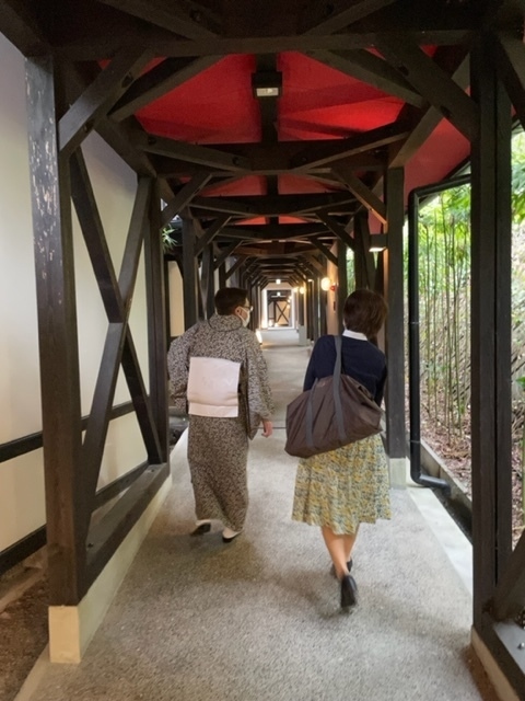 そして、さらに部屋へ進みます。