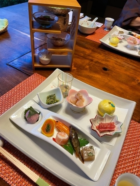 3点盛、先付け...  お酒が欲しくなりますね。　二人で、2種頂きました。