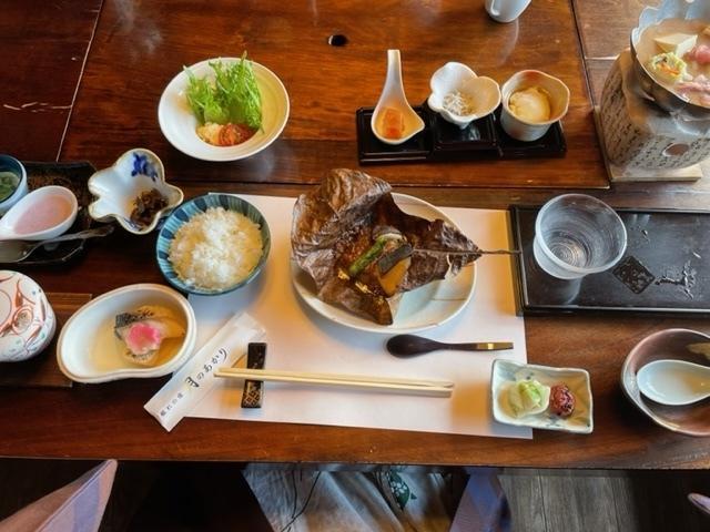 朝風呂のあと、朝食をいただきました。