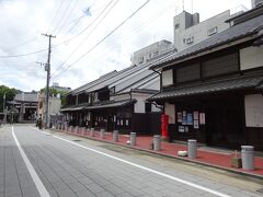 　志賀島から約22km、博多町家ふるさと館に到着。博多祇園山笠で有名な櫛田神社の前にあり、明治中期の博多町家を中心にした観光施設で、町家棟、展示棟、みやげ処の3つのエリアになっています。ただ残念ながらコロナの影響で休みでした。
　また櫛田表参道を挟んで反対側には櫛田神社の駐車場が有ります(20分100円：参拝者30分無料)。