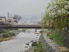 あいにくの雨でかすむ風景