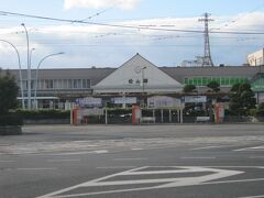 まずは歩いてJＲ松山駅までやって来ました。

四国の県都の各中心駅もすっかりと変わってしまいましたが、松山だけは昔の風情をいまだ守っていますね。まあ、この先どうなるかわからんけど…。
