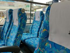 奈良交通さんのツアーバスで出発です。
鹿のヘッドカバーがカワイイ。
