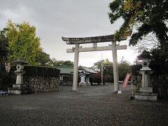 大阪城に入る前に、豊国神社があります。少し寄り道をして参拝した後、大阪城に向かいます。