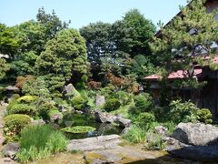 黒石にある鳴海醸造店 菊乃井 (鳴海家住宅)にある、庭園です。