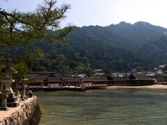 厳島神社、海に浮かぶ神社。