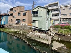 【ここはどこ？...アジアか～い!?】

東神奈川駅から、中央市場通りを歩いてすぐの場所...
