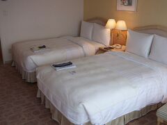 「ウインザーホテル洞爺」に宿泊します。
部屋はスーペリアツイン、部屋の広さは４０平米です。